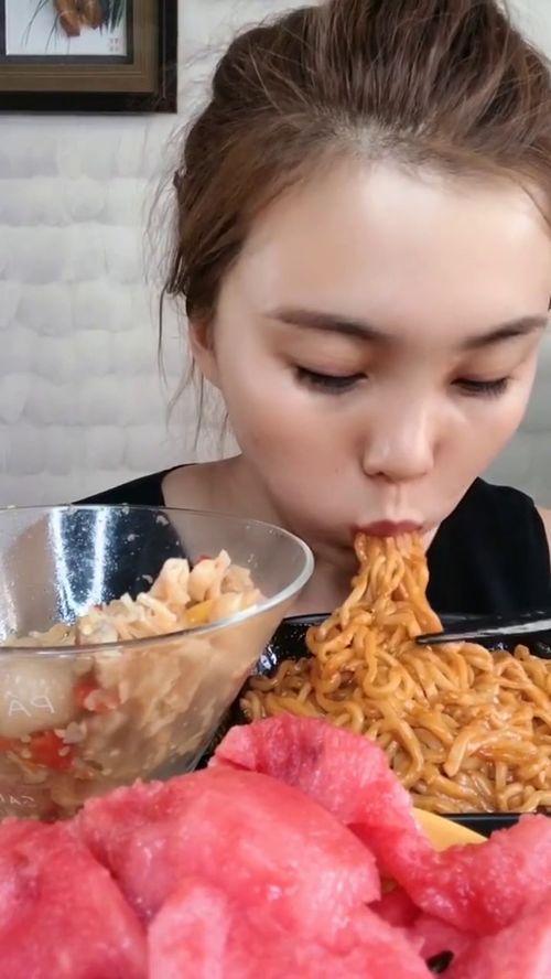 最近吃火鸡面的瓜,揭秘网红食品背后的真相