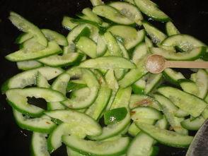 吃瓜厨房草鱼做法,吃瓜厨房特色草鱼烹饪攻略