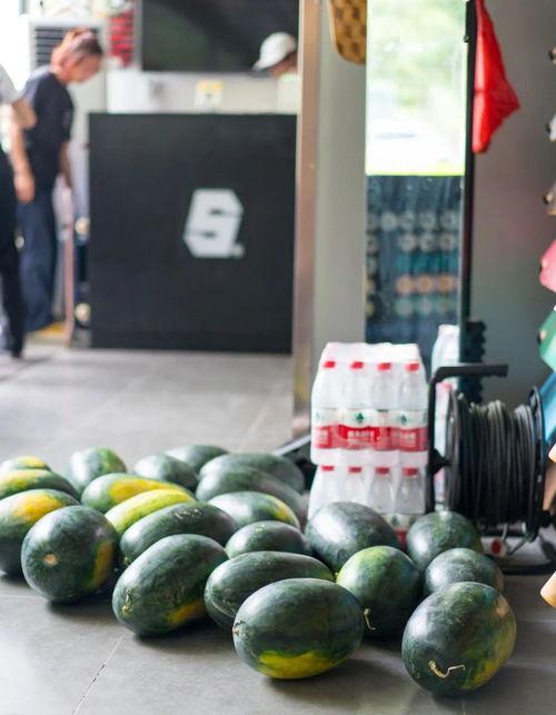 海盐骑行吃瓜,畅享夏日吃瓜时光